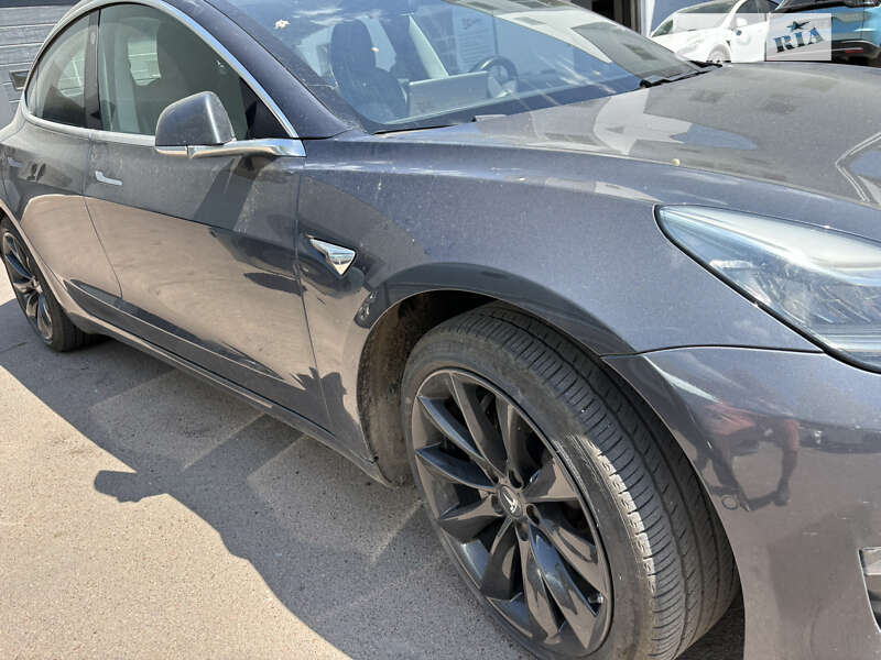 Седан Tesla Model 3 2018 в Киеве