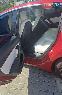 Седан Tesla Model 3 2019 в Івано-Франківську