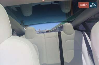 Седан Tesla Model 3 2019 в 