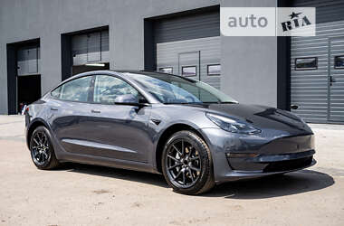 Седан Tesla Model 3 2023 в Киеве