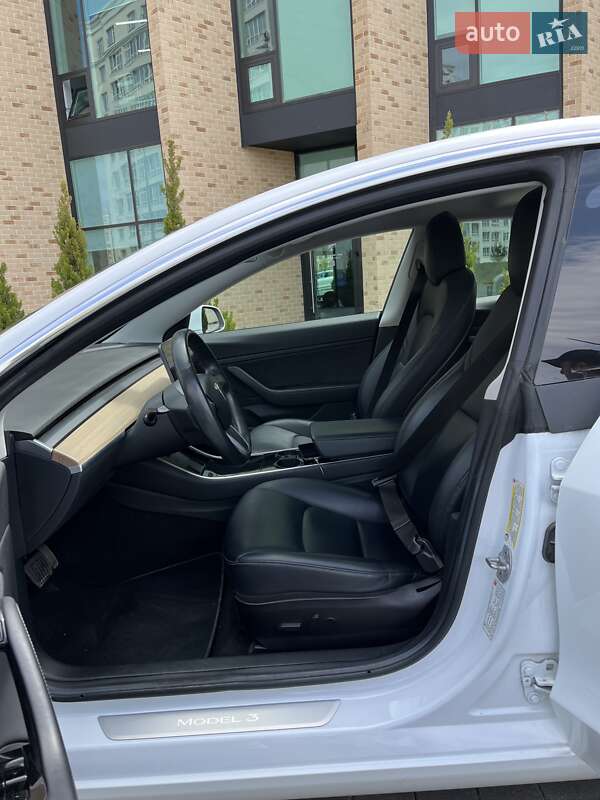 Седан Tesla Model 3 2018 в Хмельницком