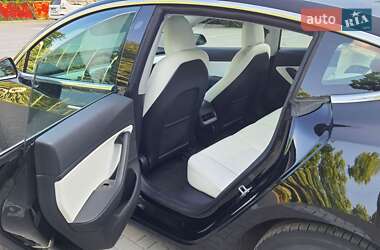 Седан Tesla Model 3 2020 в 