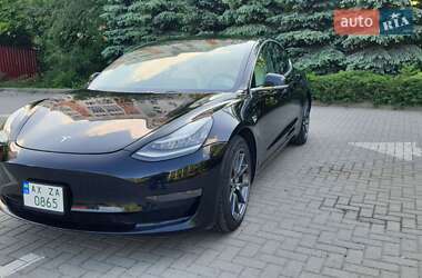 Седан Tesla Model 3 2020 в 