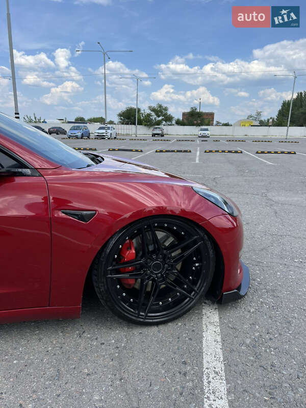 Седан Tesla Model 3 2019 в Києві