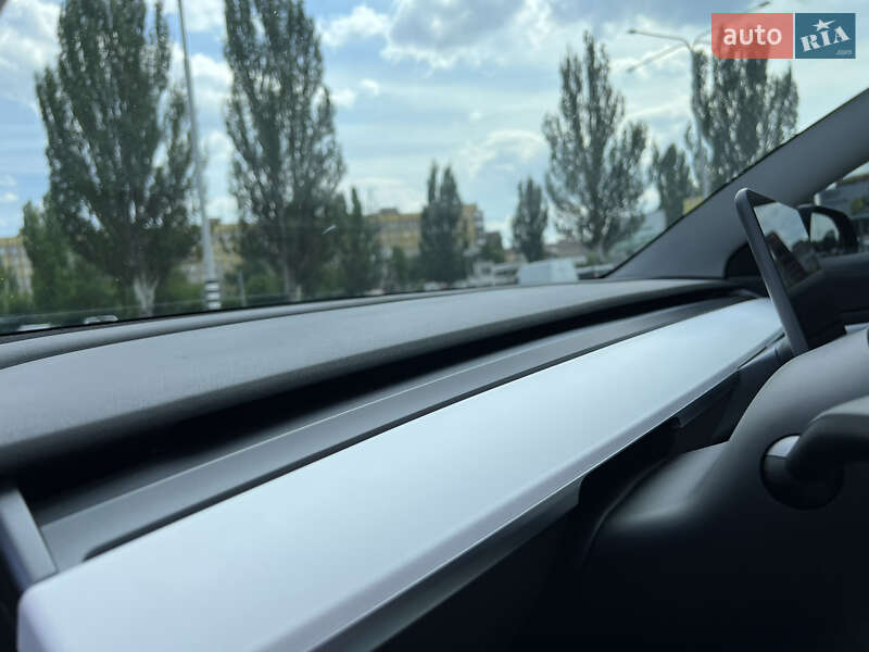 Седан Tesla Model 3 2019 в Києві