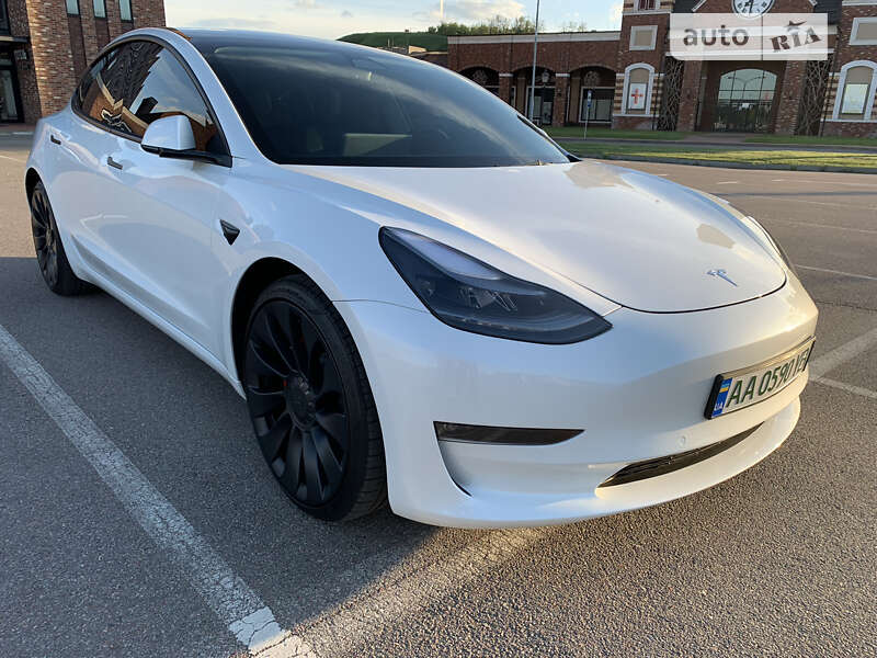 Седан Tesla Model 3 2022 в Києві