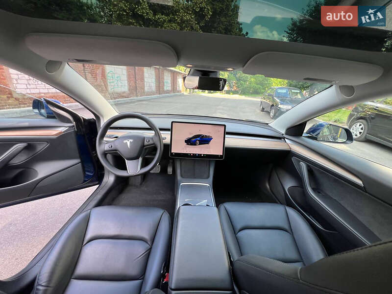 Седан Tesla Model 3 2022 в Чернігові
