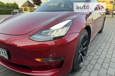 Седан Tesla Model 3 2020 в Львове