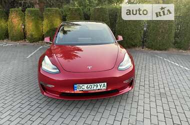 Седан Tesla Model 3 2020 в Львові