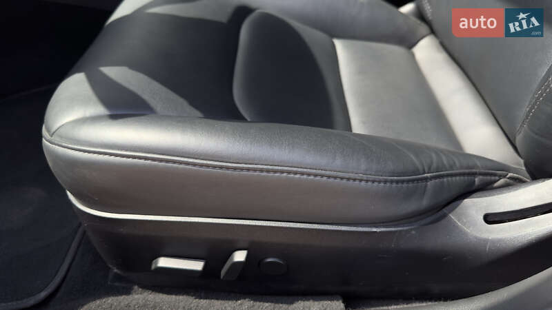 Седан Tesla Model 3 2019 в Славянске