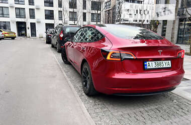 Седан Tesla Model 3 2022 в Вишневом