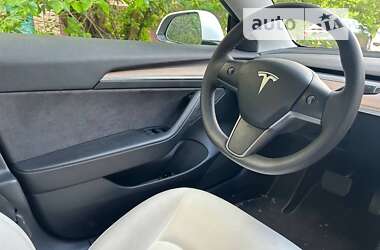 Седан Tesla Model 3 2023 в Києві