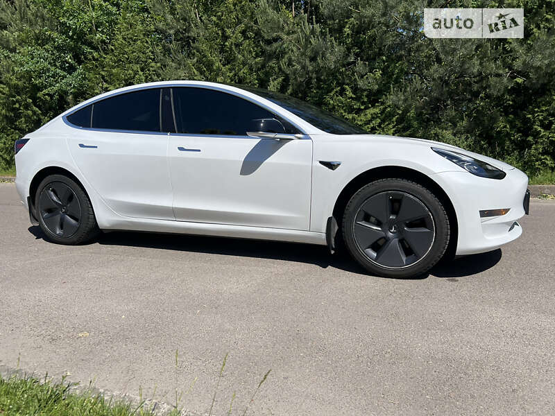 Седан Tesla Model 3 2019 в Рівному
