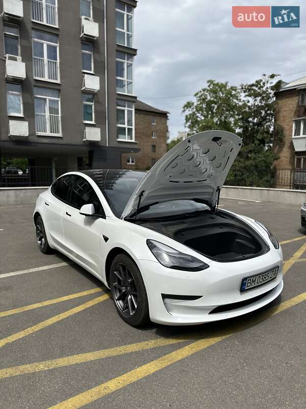 Седан Tesla Model 3 2022 в Києві