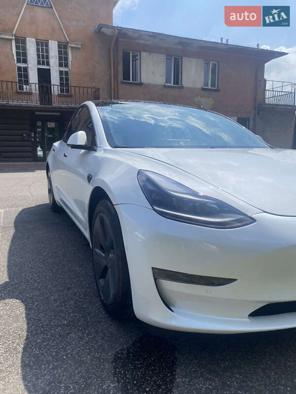 Tesla Model 3 2021
