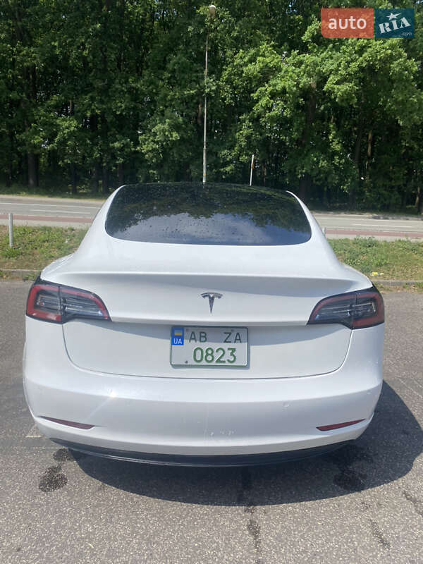 Седан Tesla Model 3 2021 в Виннице