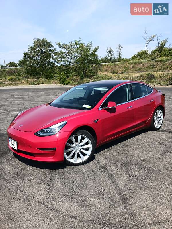 Седан Tesla Model 3 2018 в Днепре