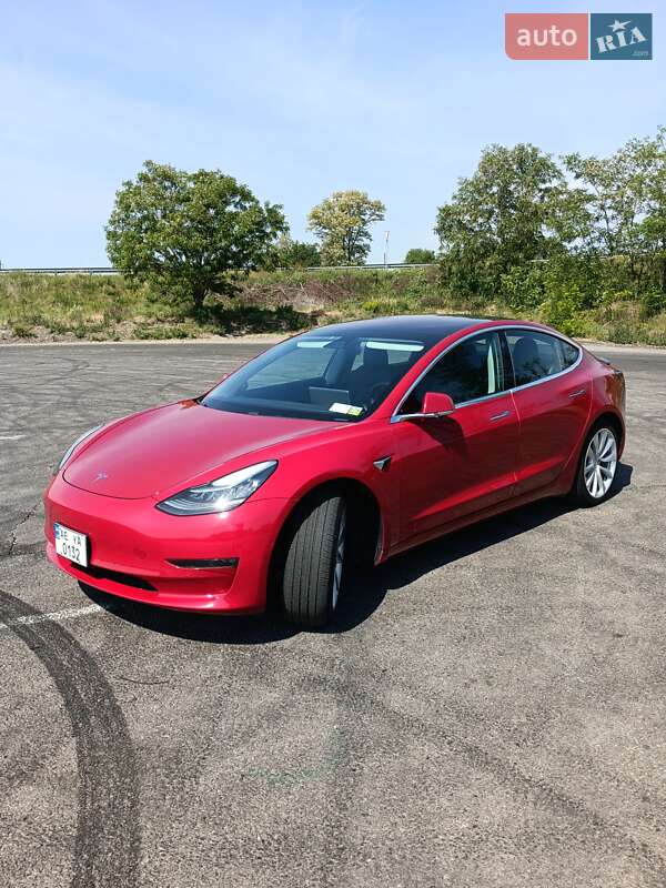 Седан Tesla Model 3 2018 в Днепре