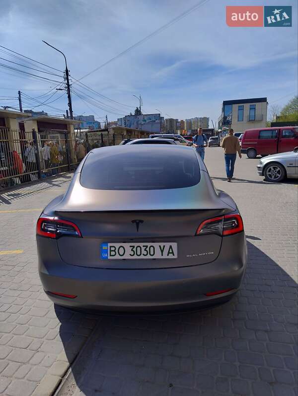 Седан Tesla Model 3 2022 в Тернополі