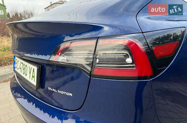 Седан Tesla Model 3 2019 в Львове