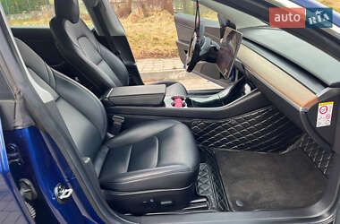 Седан Tesla Model 3 2019 в Львове
