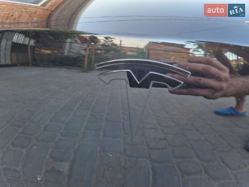 Седан Tesla Model 3 2018 в Первомайске
