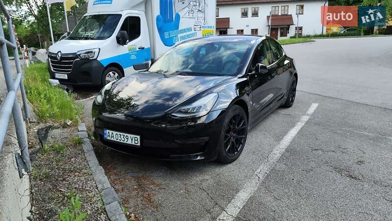 Седан Tesla Model 3 2018 в Днепре