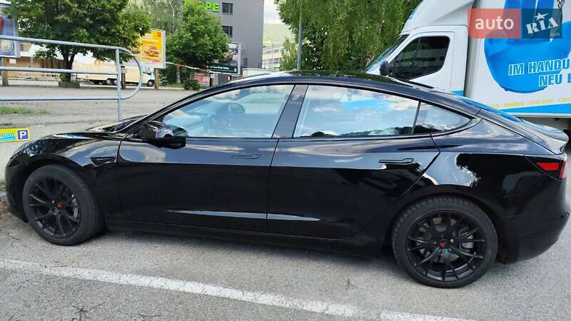 Седан Tesla Model 3 2018 в Днепре