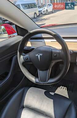 Седан Tesla Model 3 2019 в 