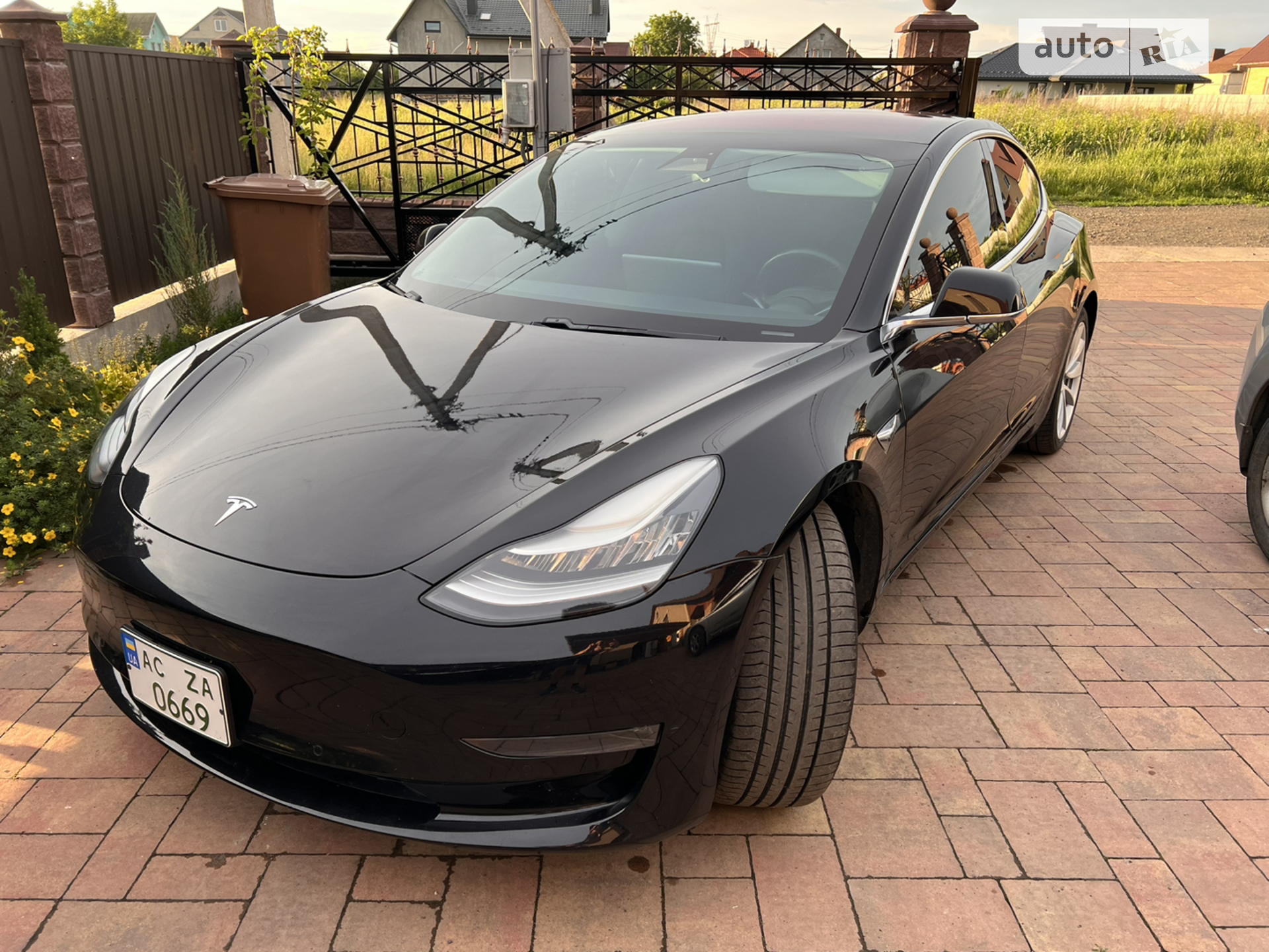 2018 Tesla Model 3 - фото 1