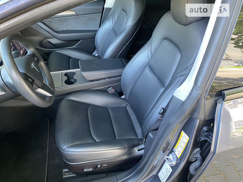 Седан Tesla Model 3 2021 в Одессе
