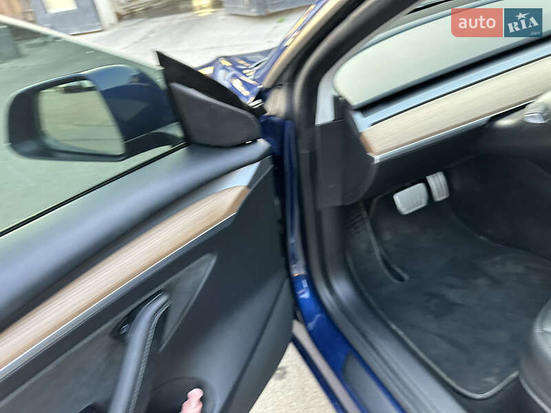 Седан Tesla Model 3 2021 в Виннице