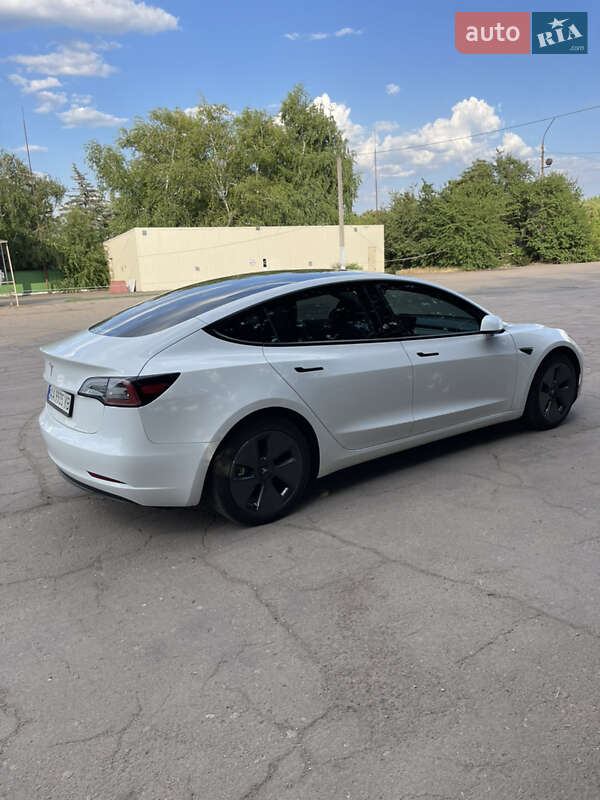 Седан Tesla Model 3 2023 в Києві