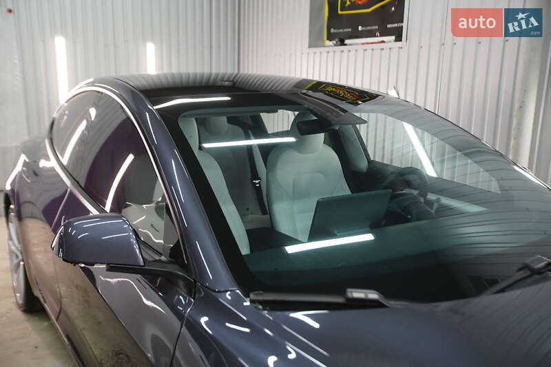 Седан Tesla Model 3 2021 в Полтаві