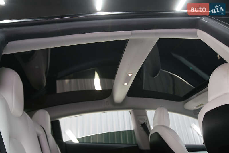 Седан Tesla Model 3 2021 в Полтаві