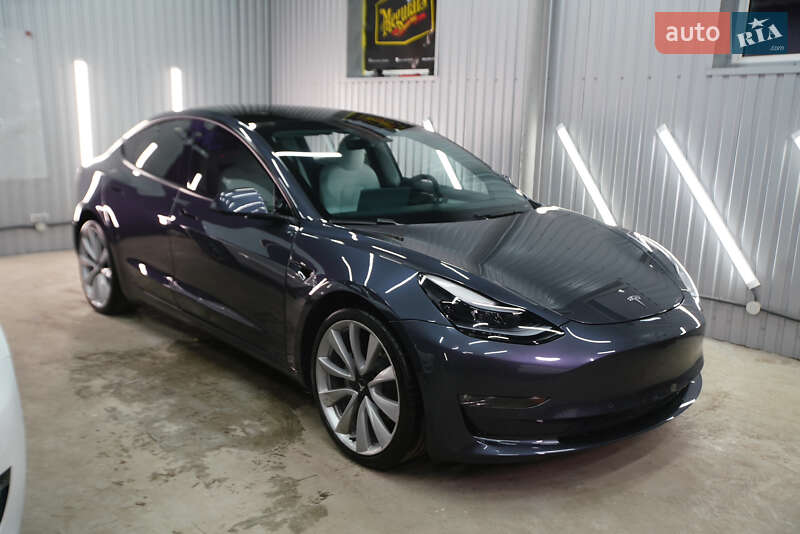 Седан Tesla Model 3 2021 в Полтаві