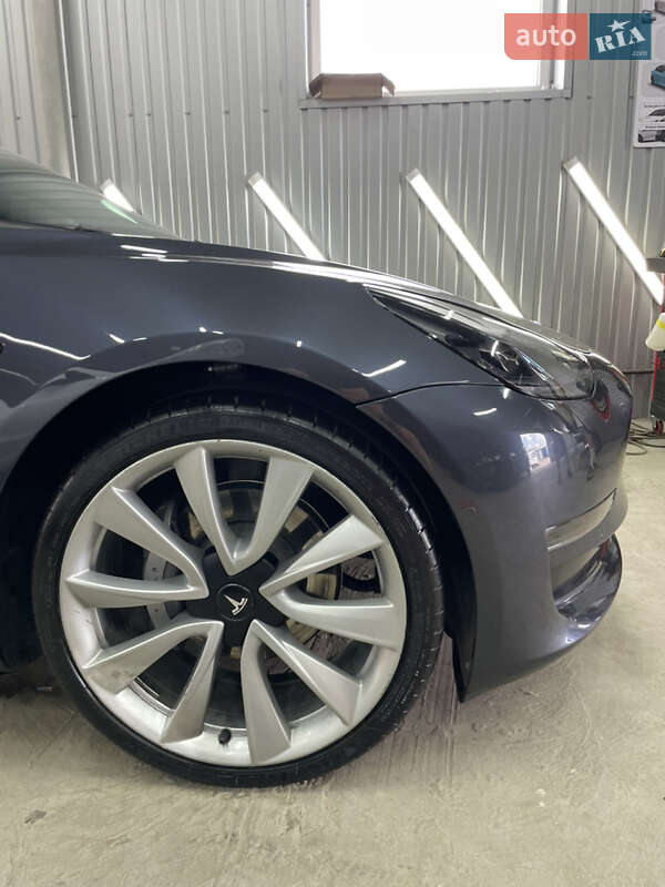 Седан Tesla Model 3 2021 в Полтаві