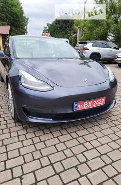 Седан Tesla Model 3 2018 в Івано-Франківську