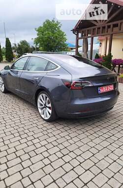 Седан Tesla Model 3 2018 в Ивано-Франковске