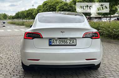 Седан Tesla Model 3 2020 в Івано-Франківську