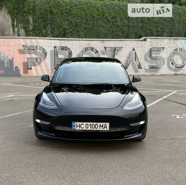 Седан Tesla Model 3 2021 в Києві