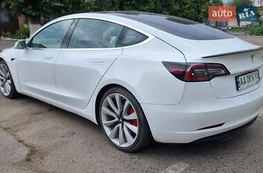 Седан Tesla Model 3 2019 в 