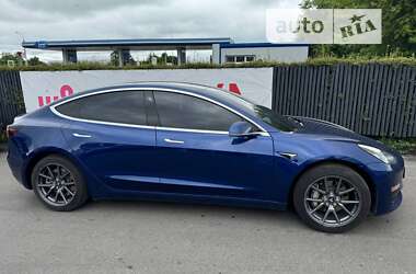 Седан Tesla Model 3 2019 в Луцке