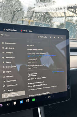 Седан Tesla Model 3 2020 в 