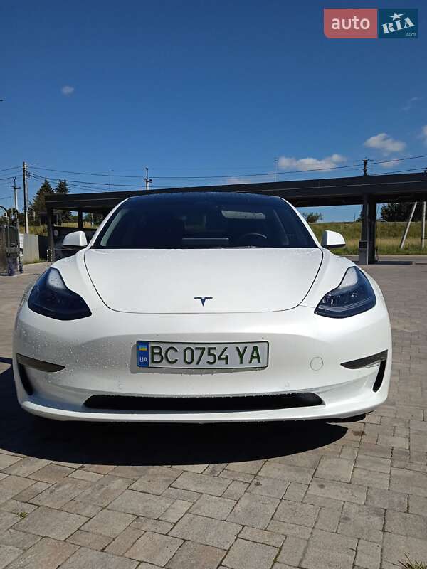 Tesla Model 3 2022