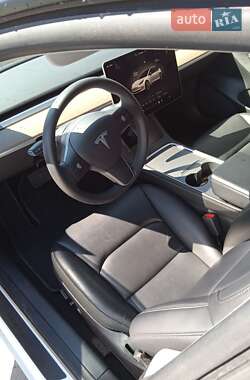 Седан Tesla Model 3 2022 в 