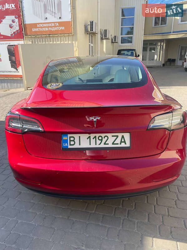 Седан Tesla Model 3 2018 в Полтаві