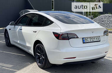 Седан Tesla Model 3 2021 в Самборі