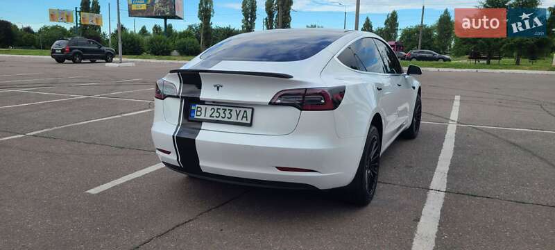 Седан Tesla Model 3 2020 в Кременчуге
