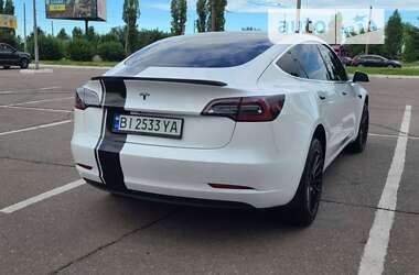 Седан Tesla Model 3 2020 в Кременчуці